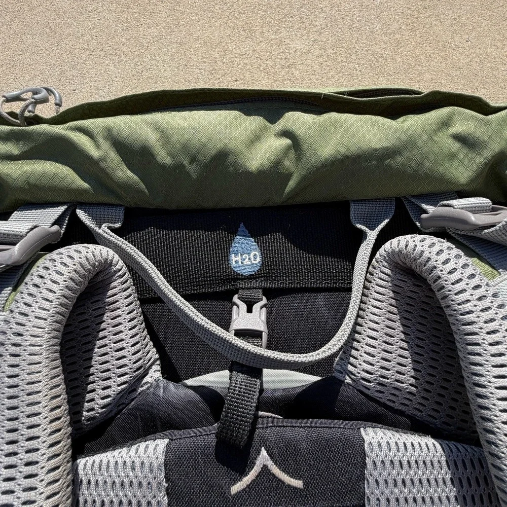 OSPREY KESTREL 48 S/M Backpack Hiking Bag w/ Rain Cover Excellent Condition